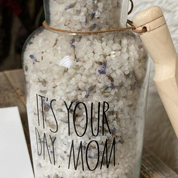 NEW! Rae Dunn "IT'S YOUR DAY, MOM" Bath Salts and Gift Bag - Picture 5 of 5
